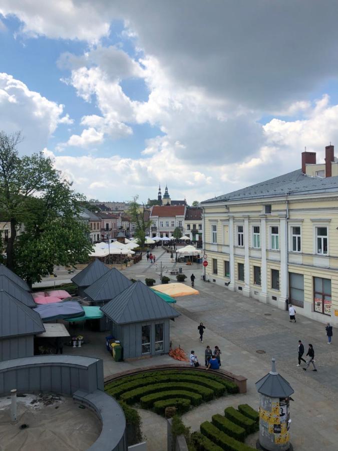Pensjonat Widok Rynek -Parking Kielce Luaran gambar